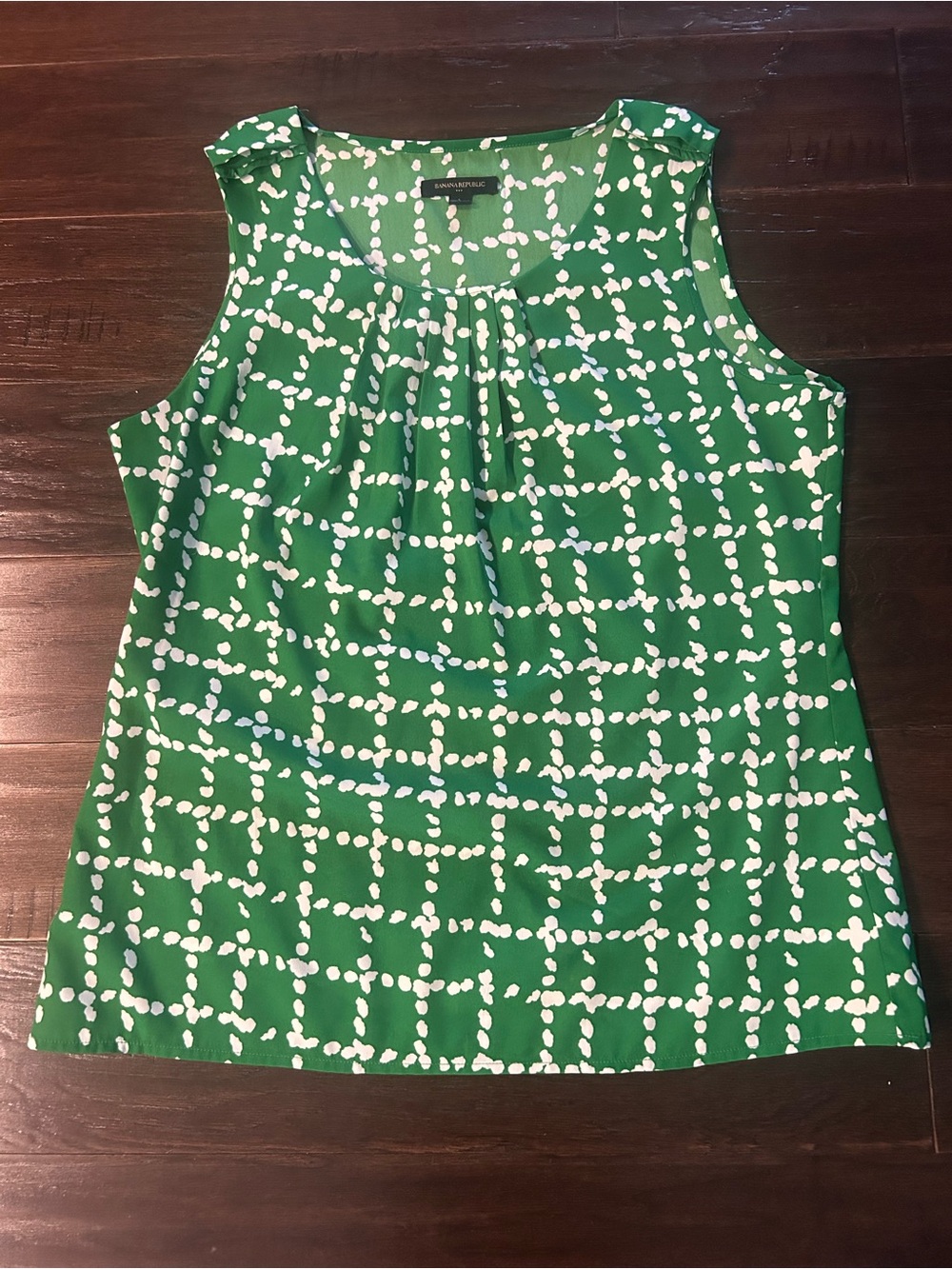Banana Republic Green and White Printed Sleeveless Pleat-Front Camisole